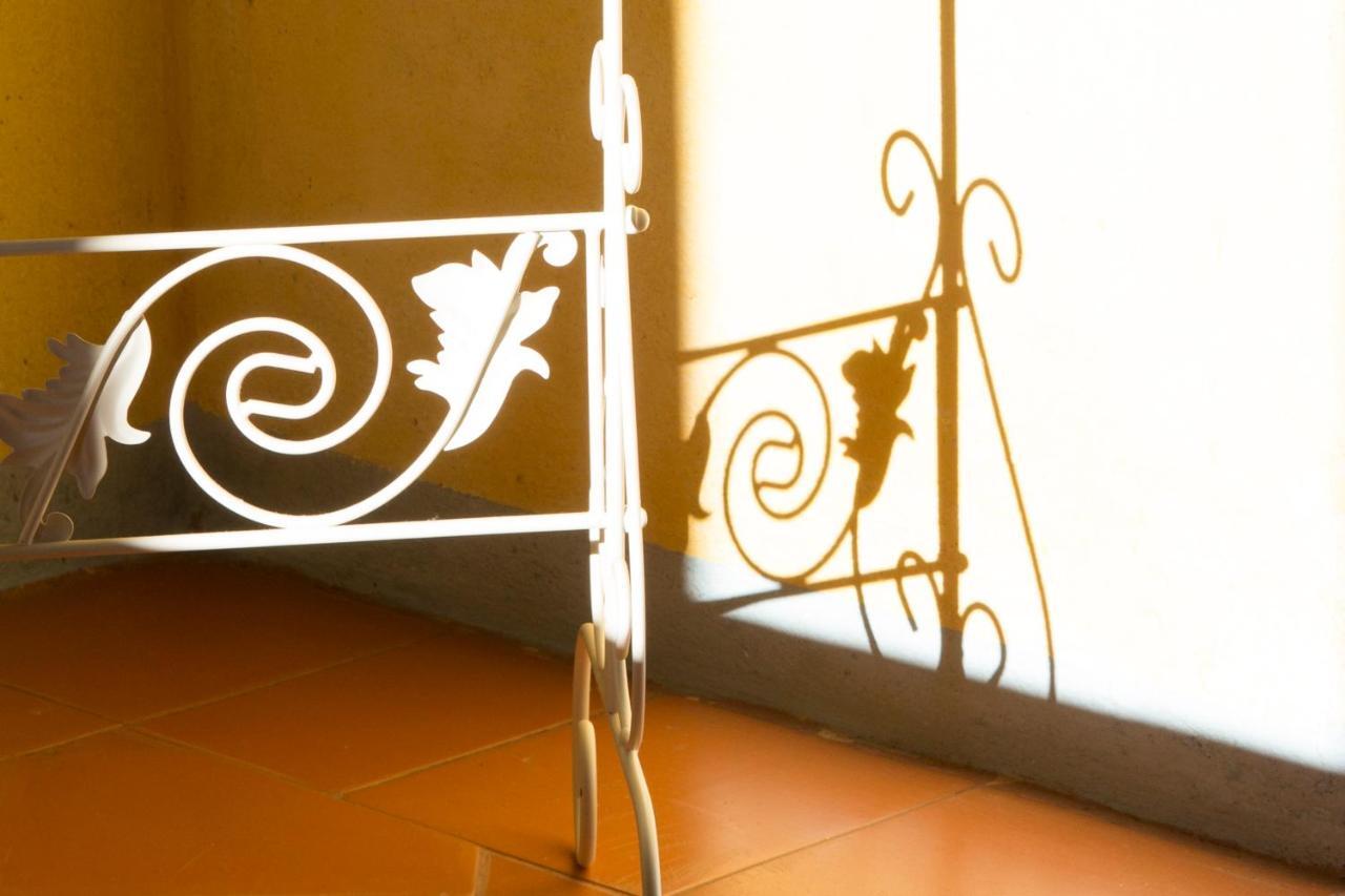 Violina Casa Vacanze เปตเตนาสโก ภายนอก รูปภาพ
