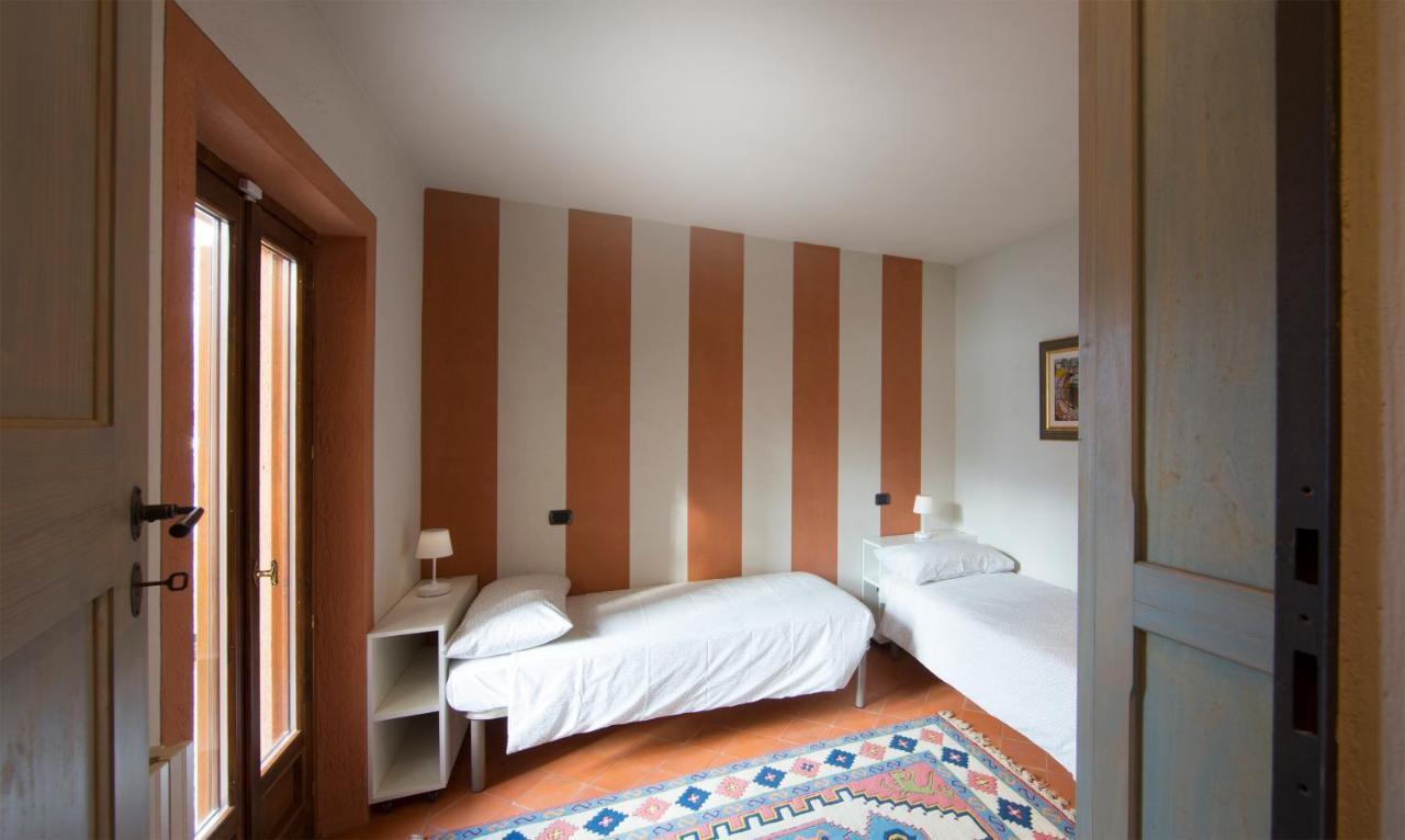 Violina Casa Vacanze เปตเตนาสโก ภายนอก รูปภาพ
